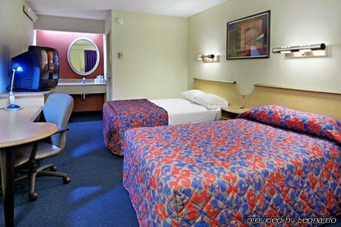 Red Roof Inn Ένφιλντ Δωμάτιο φωτογραφία