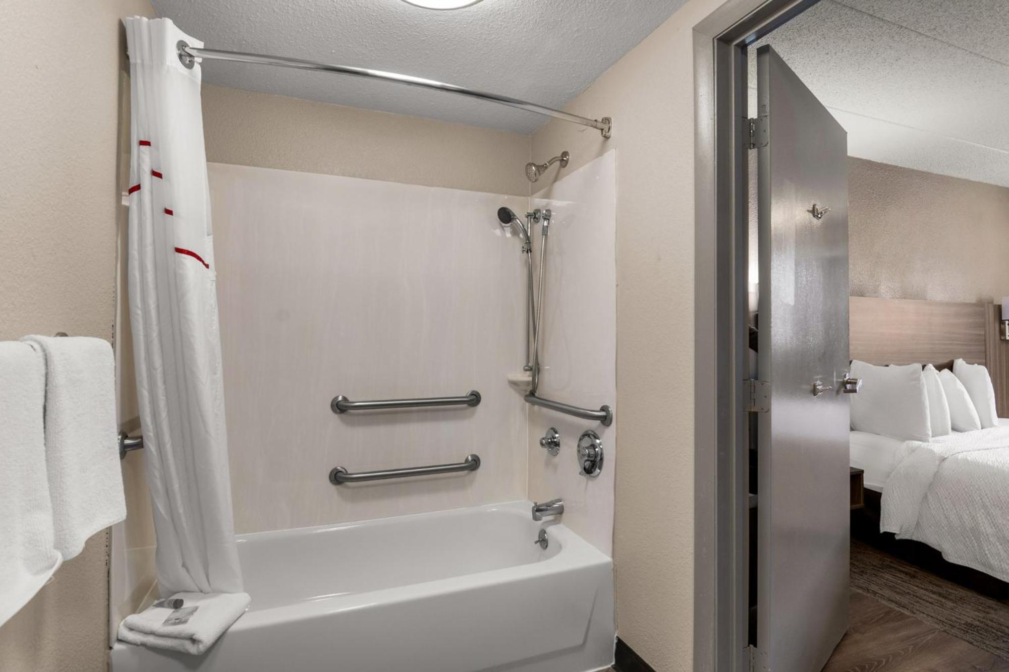 Red Roof Inn Ένφιλντ Εξωτερικό φωτογραφία